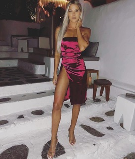 Barbie Blank feet photo thumbnail
