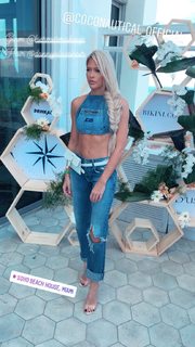 Barbie Blank feet photo thumbnail