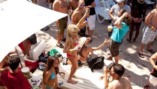 Barbie Blank feet photo thumbnail