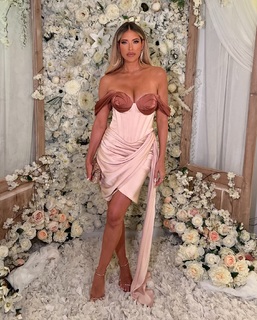 Barbie Blank feet photo thumbnail