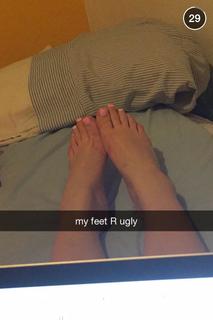 Barbie Ferreira feet photo thumbnail