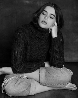 Barbie Ferreira feet photo thumbnail