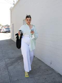 Barbie Ferreira feet photo thumbnail