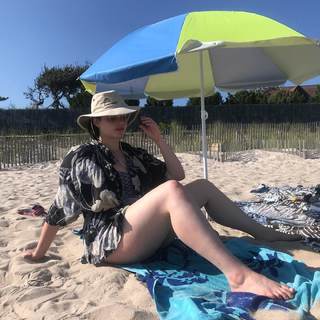Barbie Ferreira feet photo thumbnail