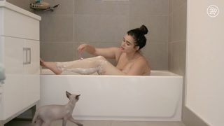 Barbie Ferreira feet photo thumbnail