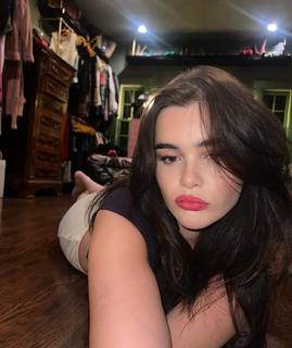 Barbie Ferreira feet photo thumbnail