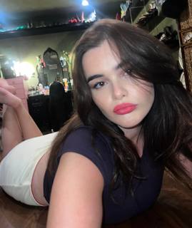 Barbie Ferreira feet photo thumbnail