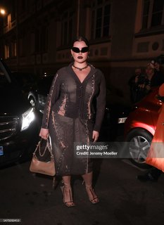 Barbie Ferreira feet photo thumbnail