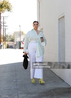 Barbie Ferreira feet photo thumbnail