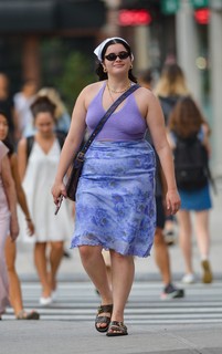 Barbie Ferreira feet photo thumbnail