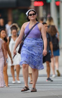 Barbie Ferreira feet photo thumbnail