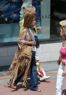 Barbra Streisand feet photo thumbnail