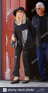 Barbra Streisand feet photo thumbnail