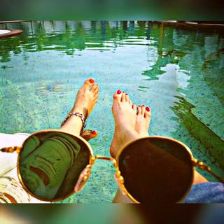Barkha Singh feet photo thumbnail