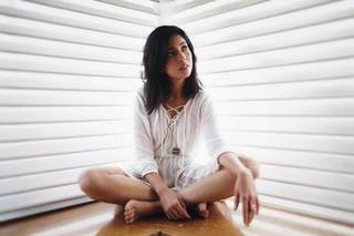 Barkha Singh feet photo thumbnail