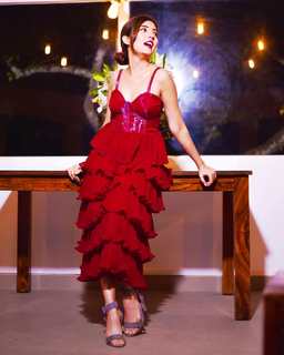 Barkha Singh feet photo thumbnail