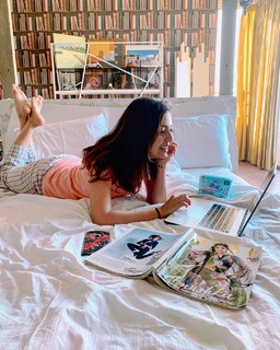 Barkha Singh feet photo thumbnail