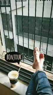 Barkha Singh feet photo thumbnail