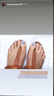 Barkha Singh feet photo thumbnail