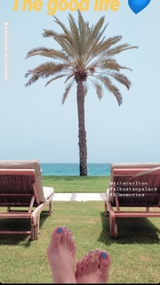 Barkha Singh feet photo thumbnail