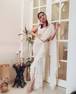 Barkha Singh feet photo thumbnail