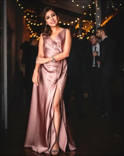 Barkha Singh feet photo thumbnail