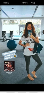 Barkha Singh feet photo thumbnail