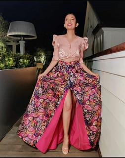 Barkha Singh feet photo thumbnail