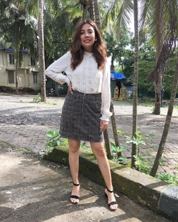 Barkha Singh feet photo thumbnail