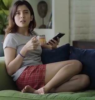 Barkha Singh feet photo thumbnail