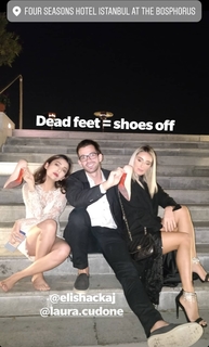 Barkha Singh feet photo thumbnail