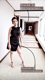 Barkha Singh feet photo thumbnail