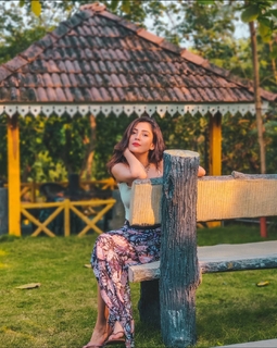 Barkha Singh feet photo thumbnail