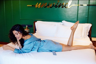 Barkha Singh feet photo thumbnail