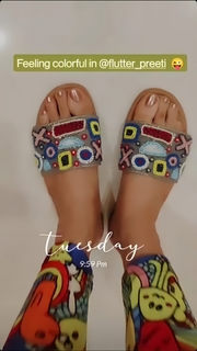 Barkha Singh feet photo thumbnail