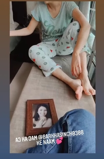 Barkha Singh feet photo thumbnail