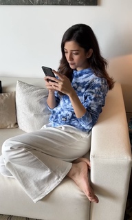 Barkha Singh feet photo thumbnail