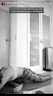 Barkha Singh feet photo thumbnail