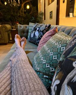 Barkha Singh feet photo thumbnail