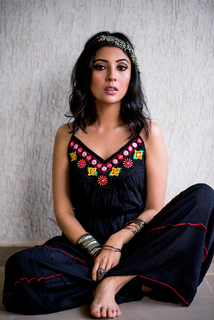 Barkha Singh feet photo thumbnail