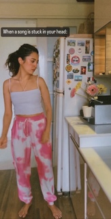 Barkha Singh feet photo thumbnail