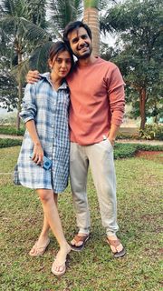 Barkha Singh feet photo thumbnail