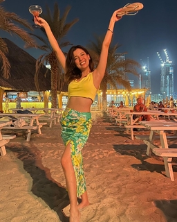 Barkha Singh feet photo thumbnail