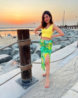 Barkha Singh feet photo thumbnail