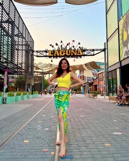 Barkha Singh feet photo thumbnail