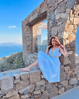 Barkha Singh feet photo thumbnail