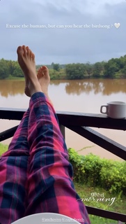 Barkha Singh feet photo thumbnail