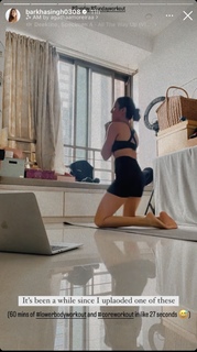 Barkha Singh feet photo thumbnail