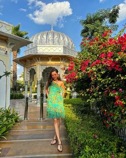 Barkha Singh feet photo thumbnail