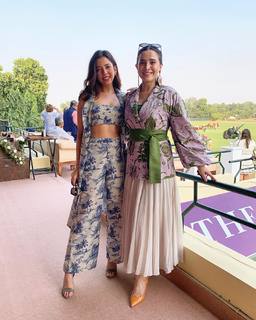 Barkha Singh feet photo thumbnail